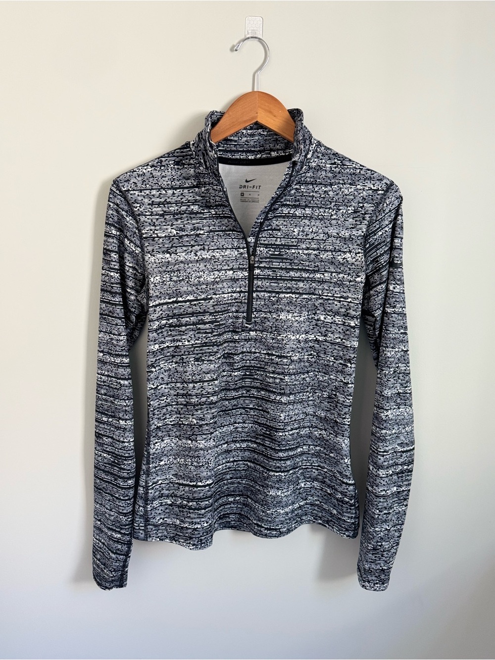 Nike Pro Warm 1/2 Zip Pullover Top - Women’s Medium